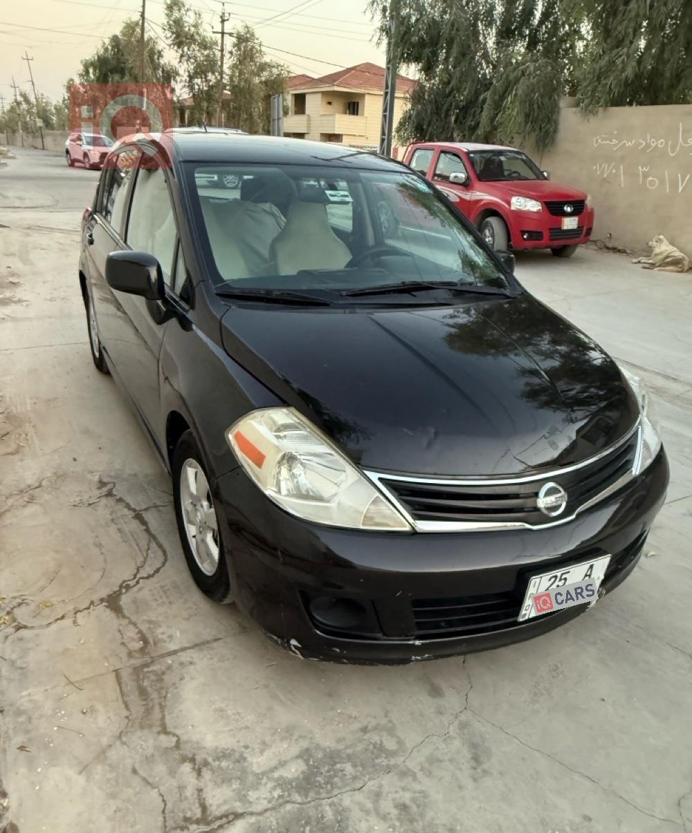 نيسان فيرسا